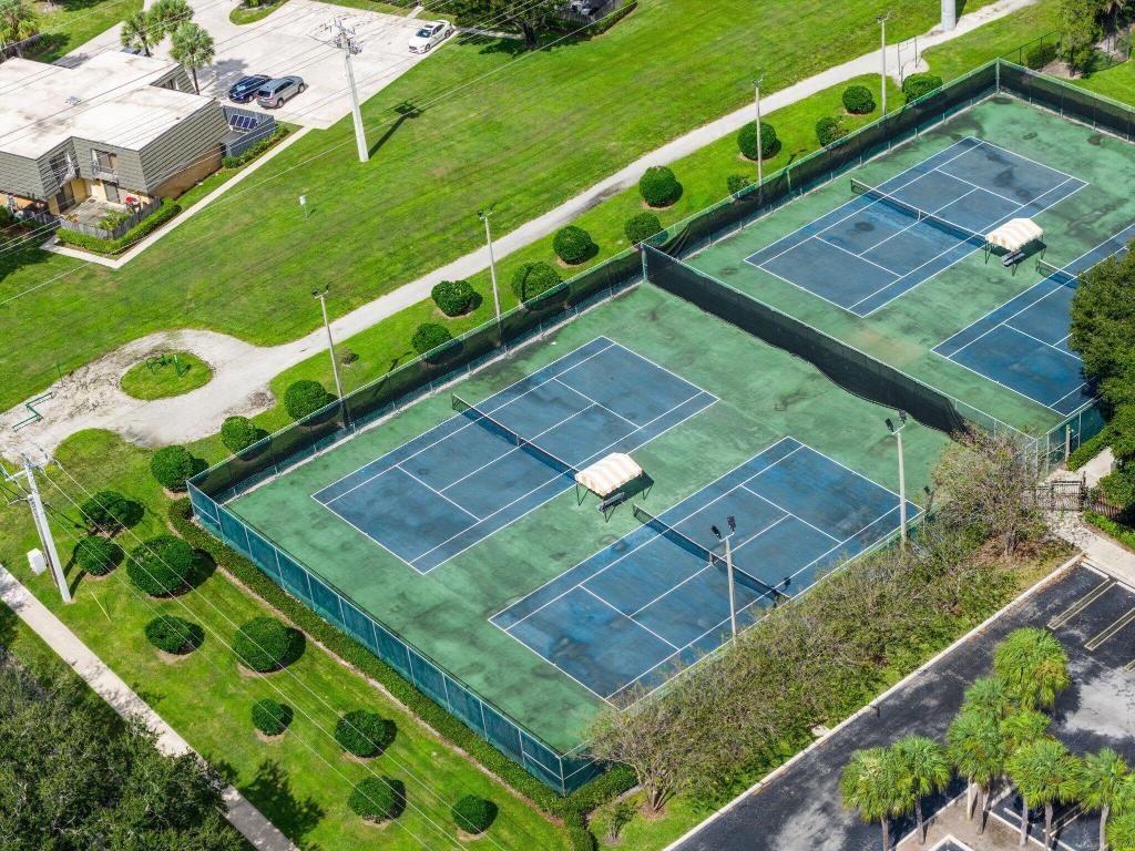 VILLAGE OF SANDALWOOD LAKES 1 - Residential