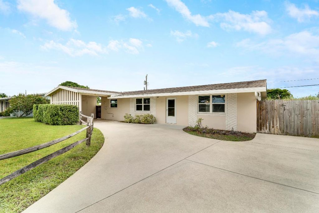 Photo of 1362 Berkshire Drive, West Palm Beach, FL 33406 (MLS # R11117977)