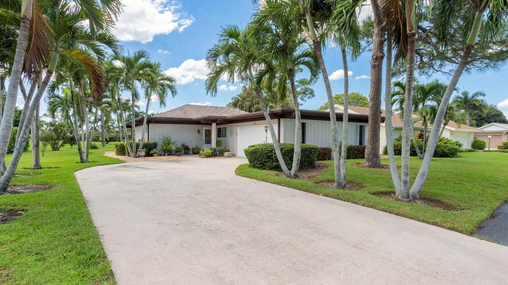 Photo of 6598 Eastpointe Pines Street, Palm Beach Gardens, FL 33418 (MLS # R10886586)