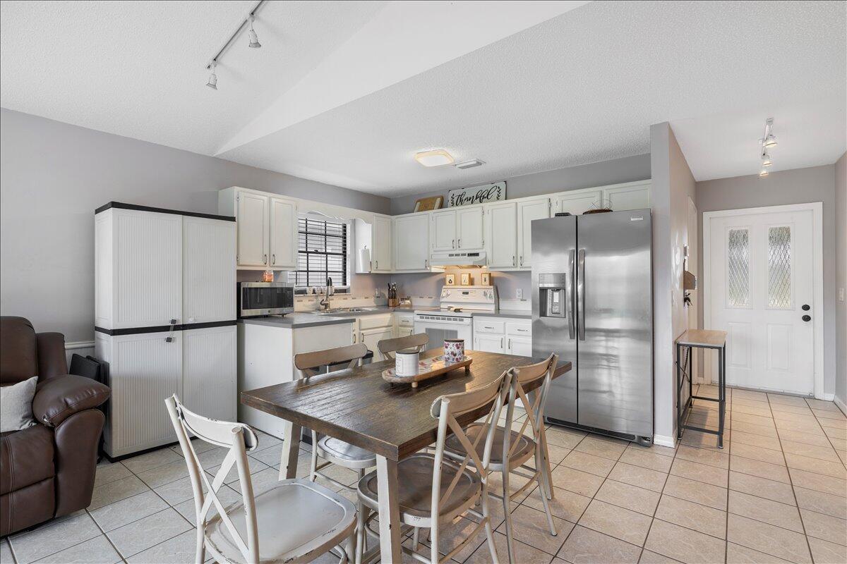 DIXIE HEIGHTS UNIT NO 2 - Residential