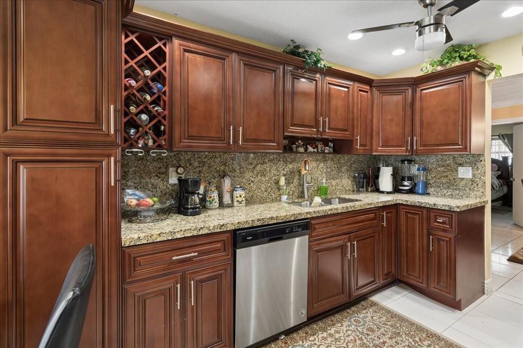 OAKLAND ESTATES 4TH SEC - Residential