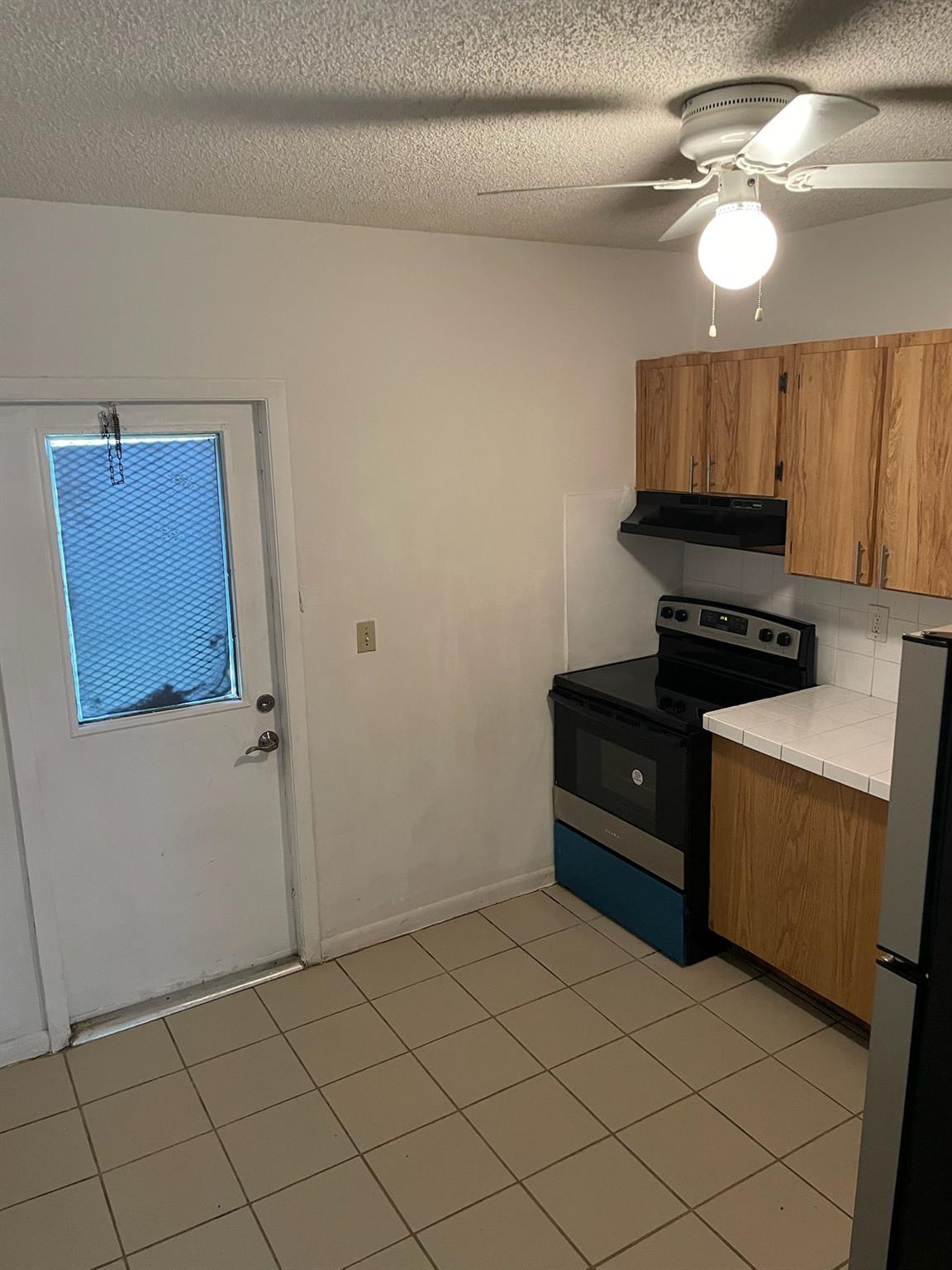 Town Of Modelo Dania B-49 - Residential Lease