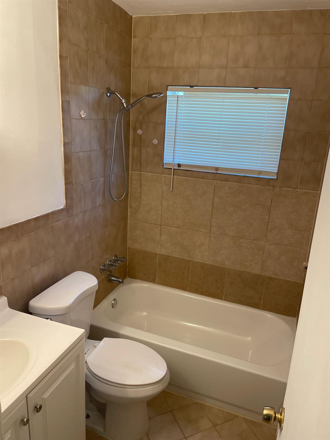 Town Of Modelo Dania B-49 - Residential Lease