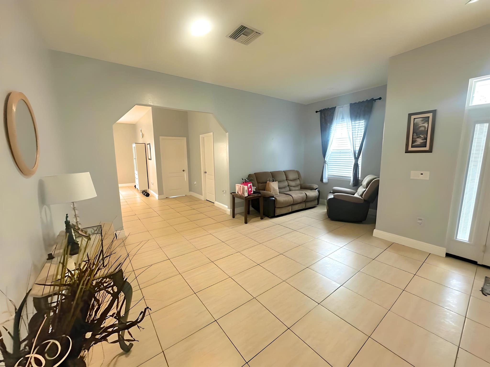 512 Avenida Del Sur