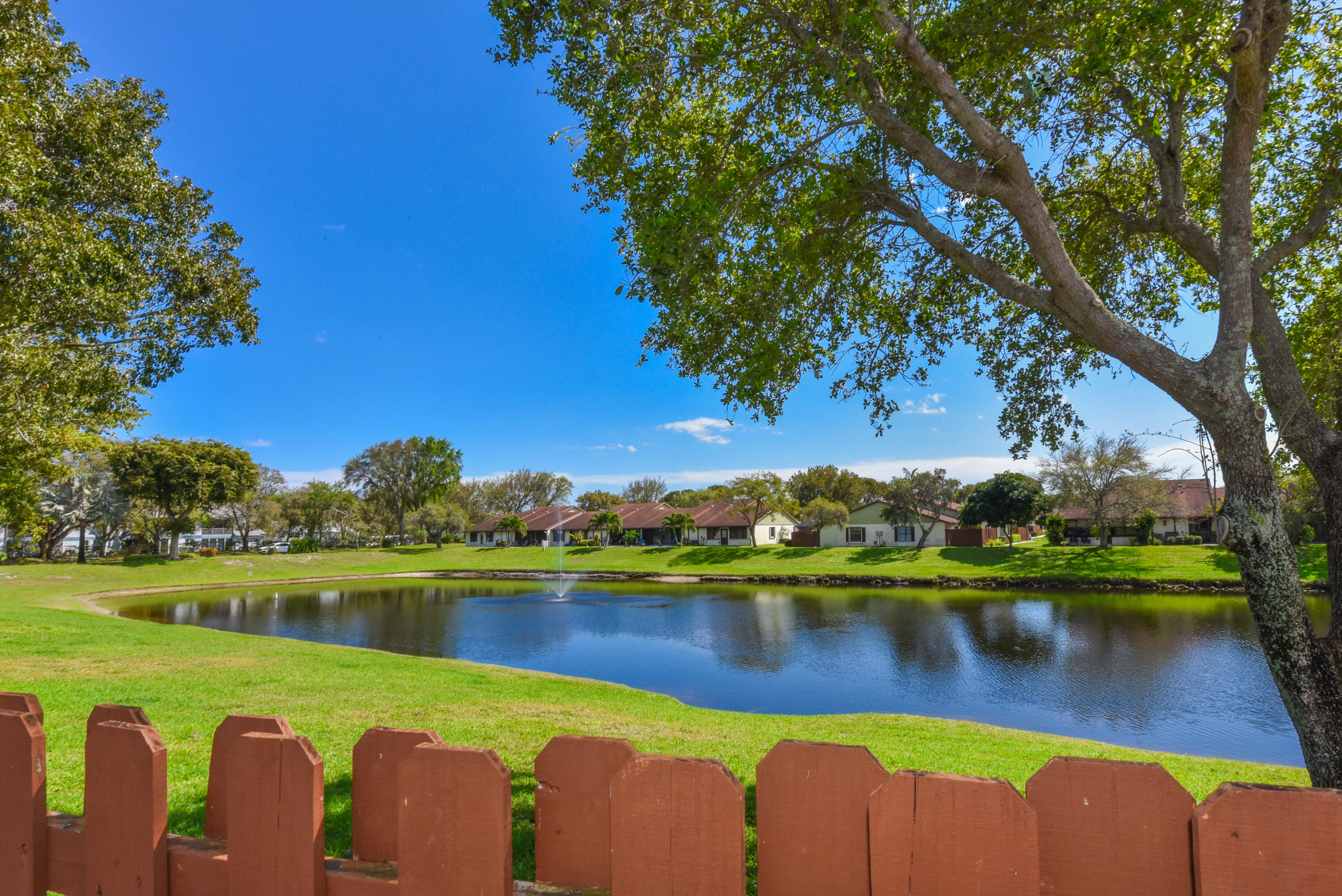 OAKWOOD II - Residential