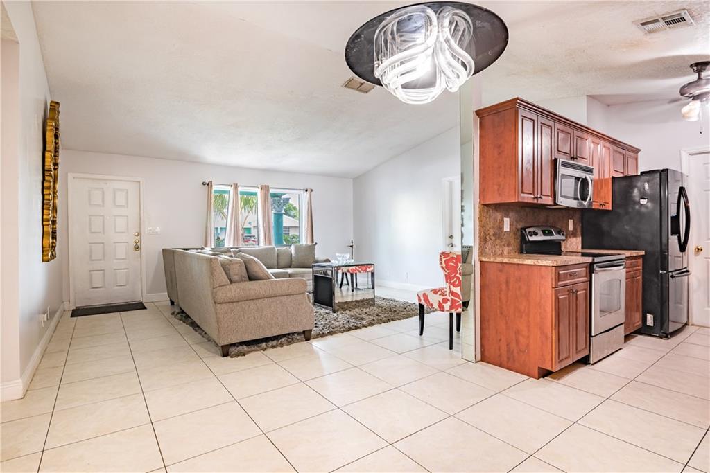 NORTH LAUDERDALE ESTATES - Residential