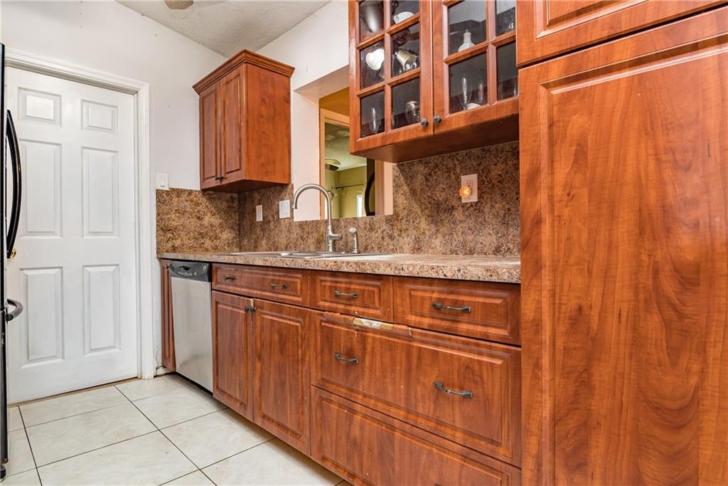 NORTH LAUDERDALE ESTATES - Residential