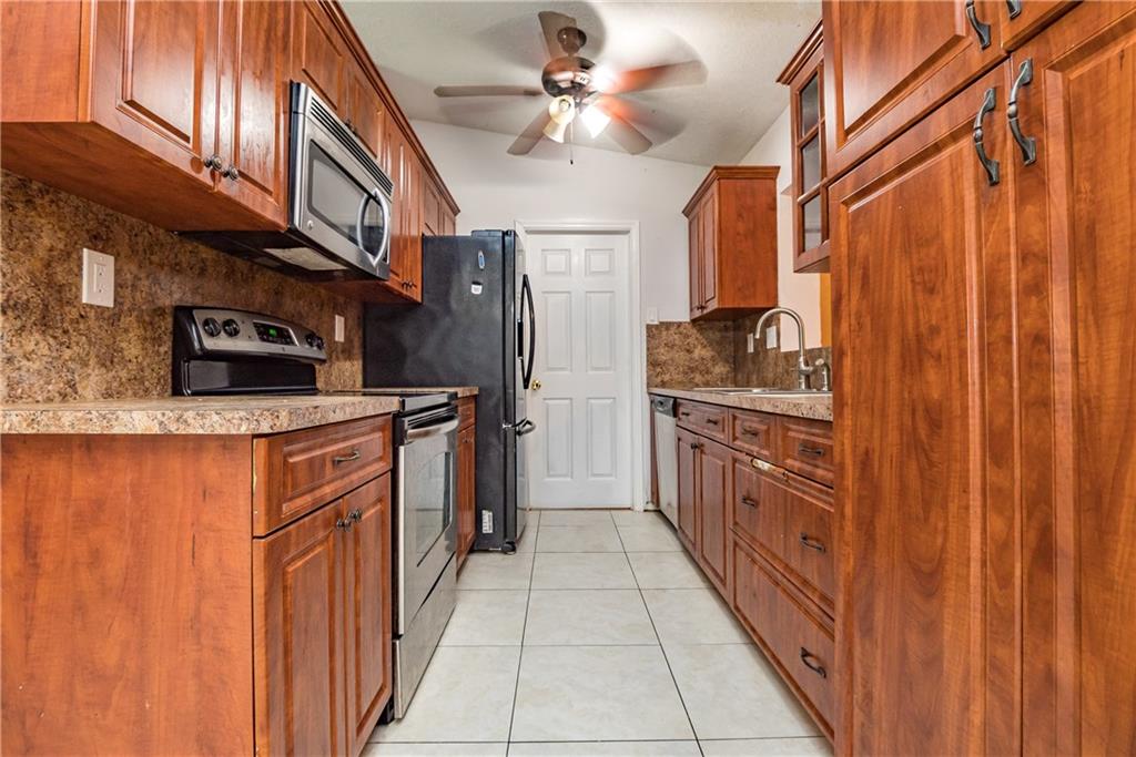 NORTH LAUDERDALE ESTATES - Residential