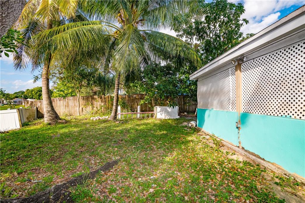 NORTH LAUDERDALE ESTATES - Residential