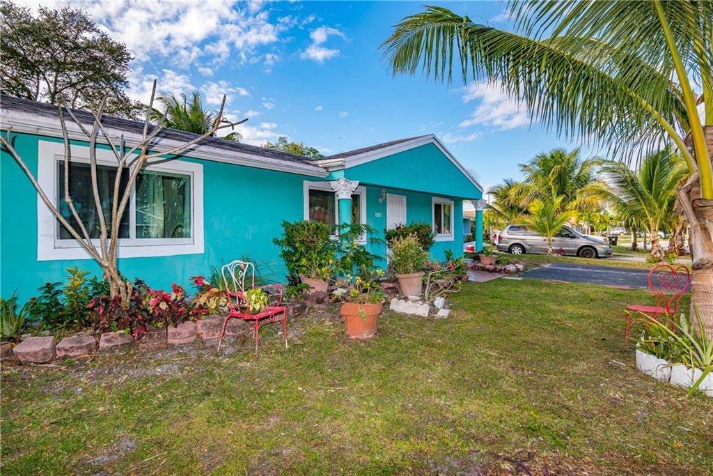 NORTH LAUDERDALE ESTATES - Residential