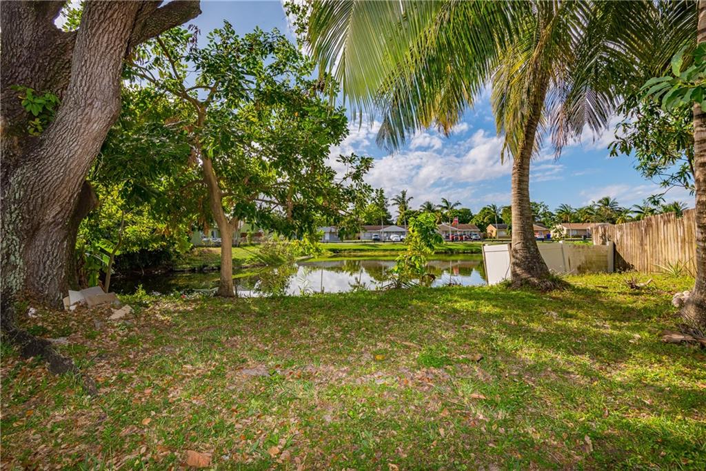 NORTH LAUDERDALE ESTATES - Residential