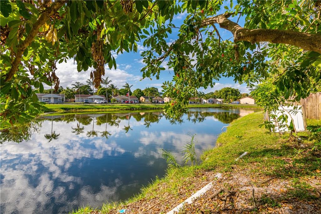 NORTH LAUDERDALE ESTATES - Residential