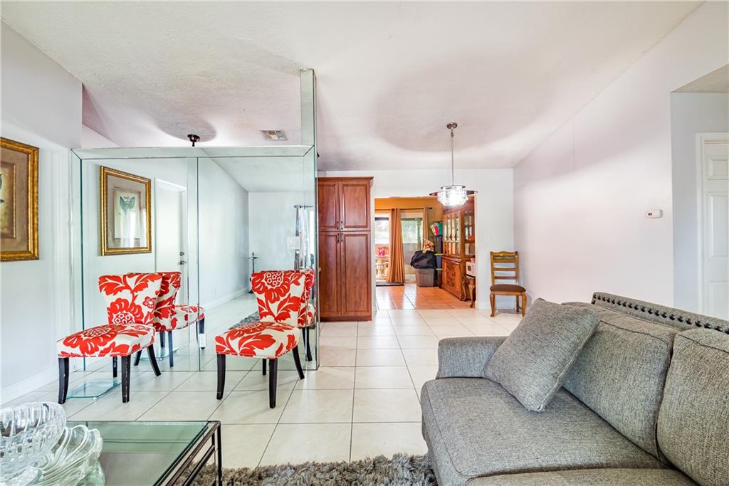 NORTH LAUDERDALE ESTATES - Residential