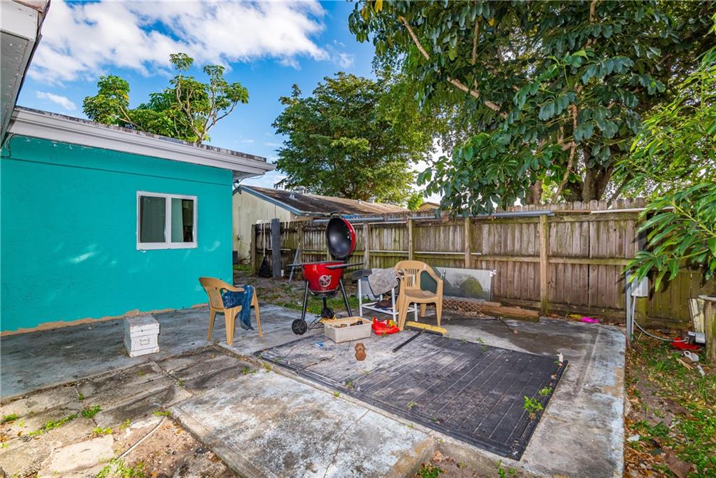 NORTH LAUDERDALE ESTATES - Residential