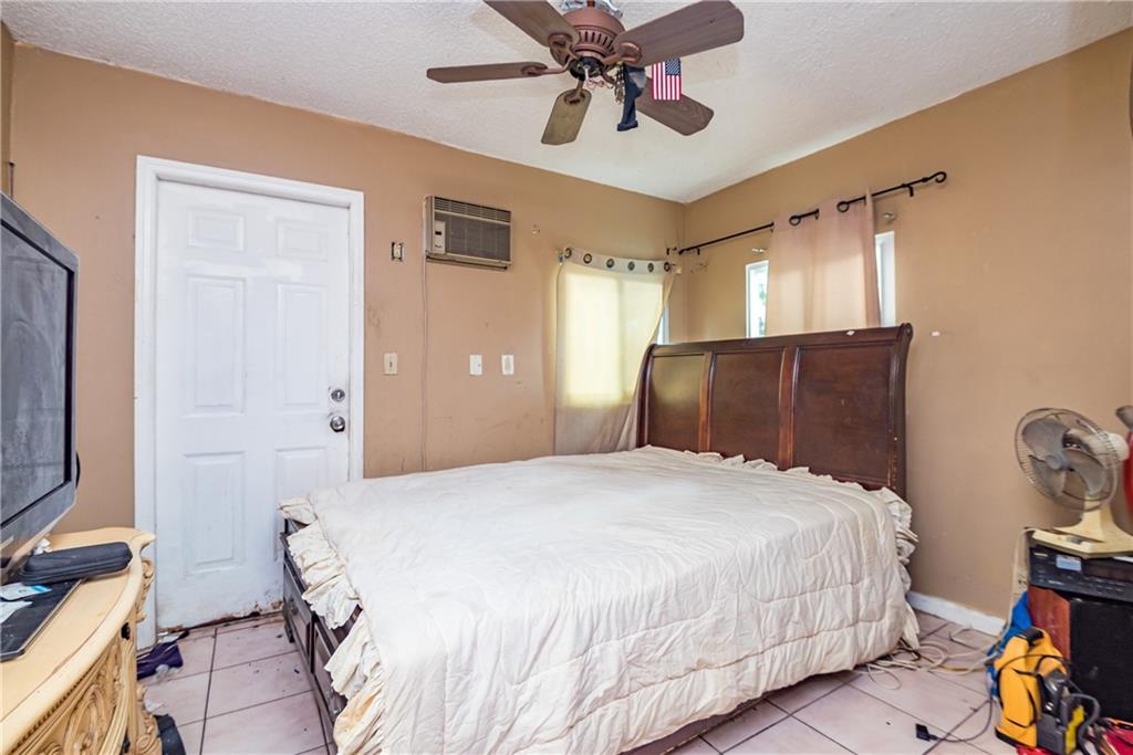 NORTH LAUDERDALE ESTATES - Residential