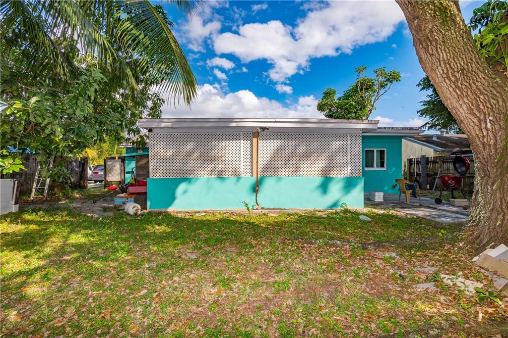 NORTH LAUDERDALE ESTATES - Residential