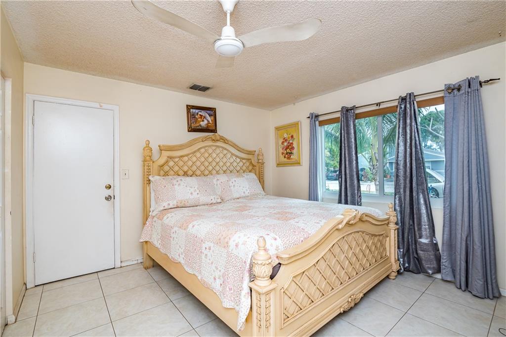 NORTH LAUDERDALE ESTATES - Residential