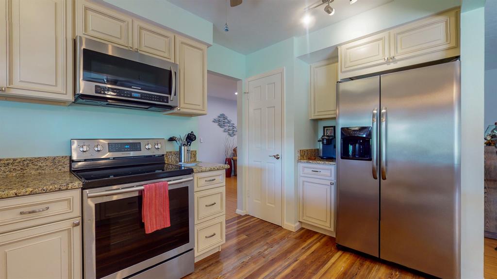 RUSTIC HILLS - Residential