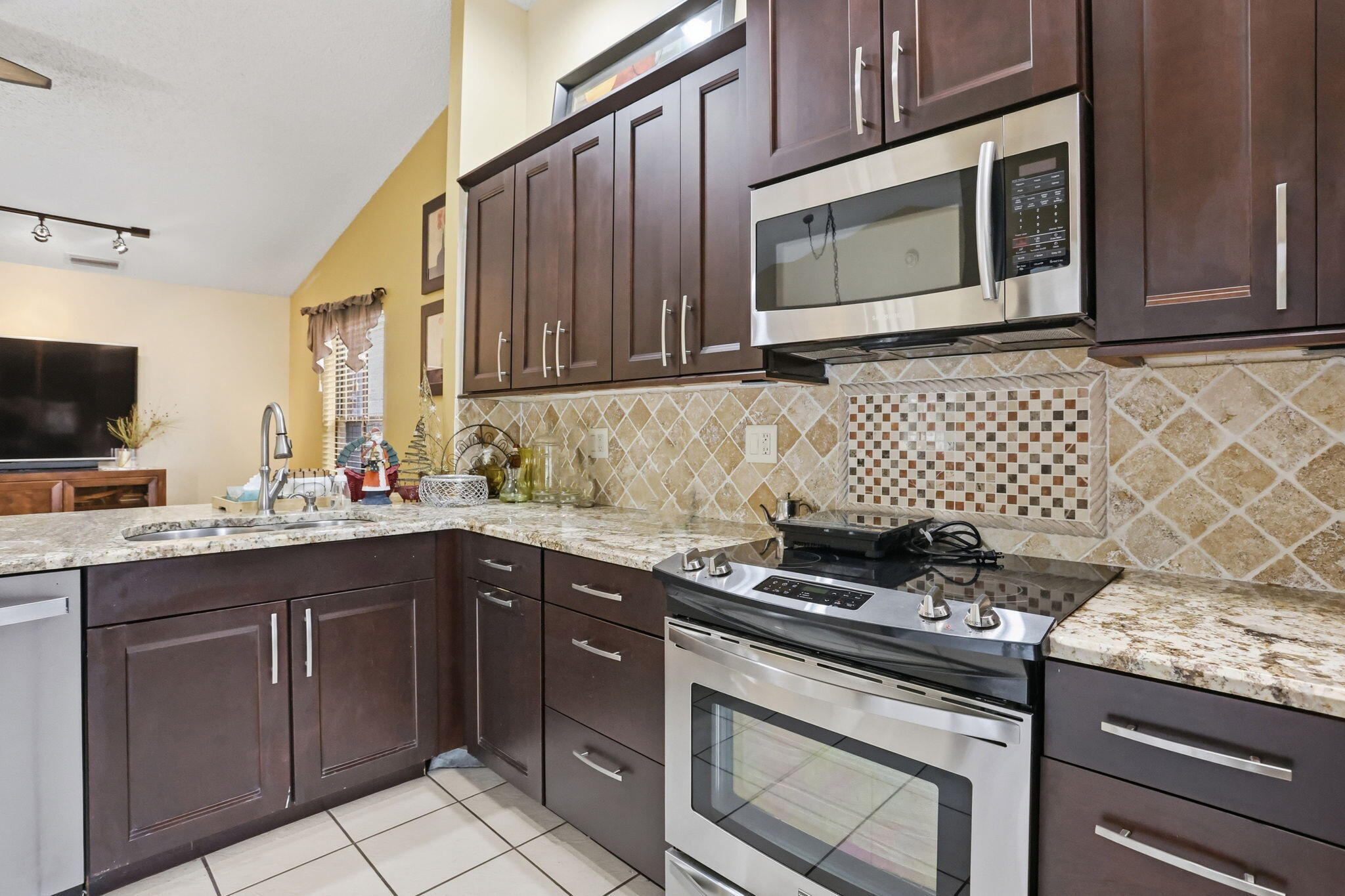 BEACHWOOD HEIGHTS - Residential