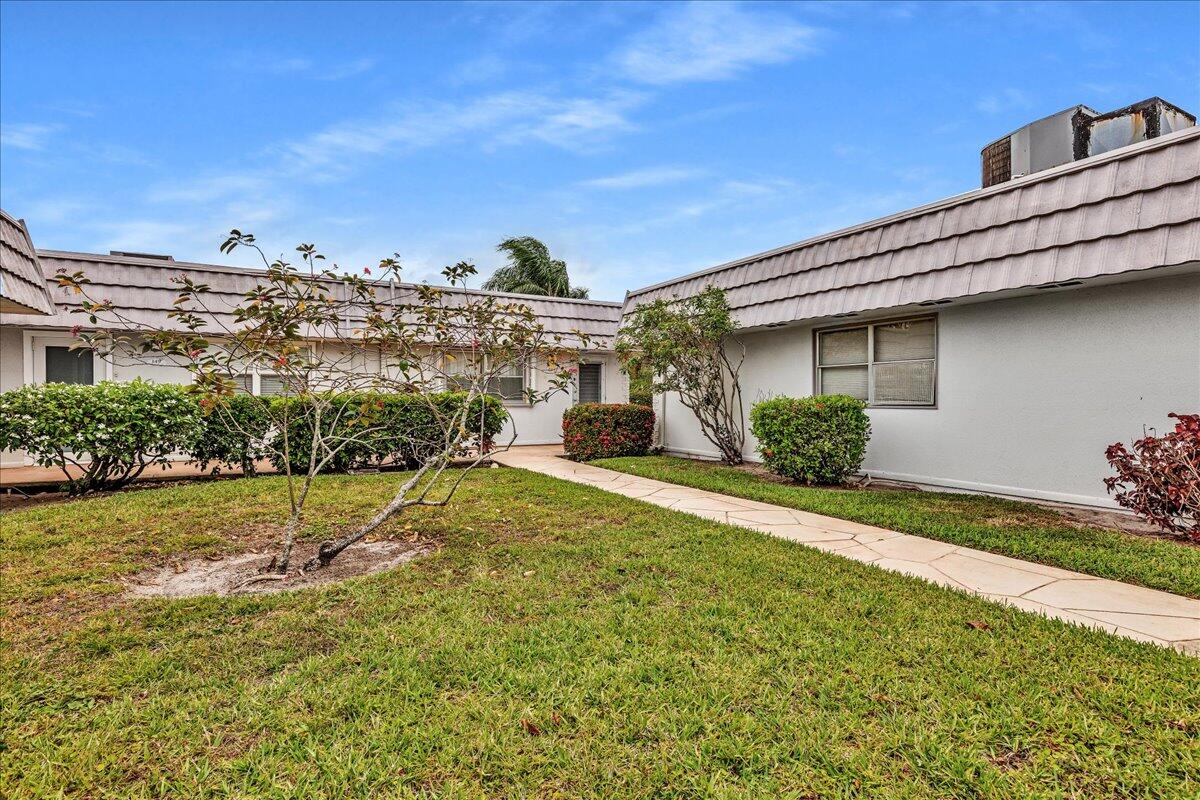KINGS POINT VALENCIA CONDOS - Residential