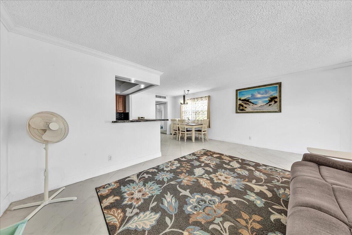 KINGS POINT VALENCIA CONDOS - Residential