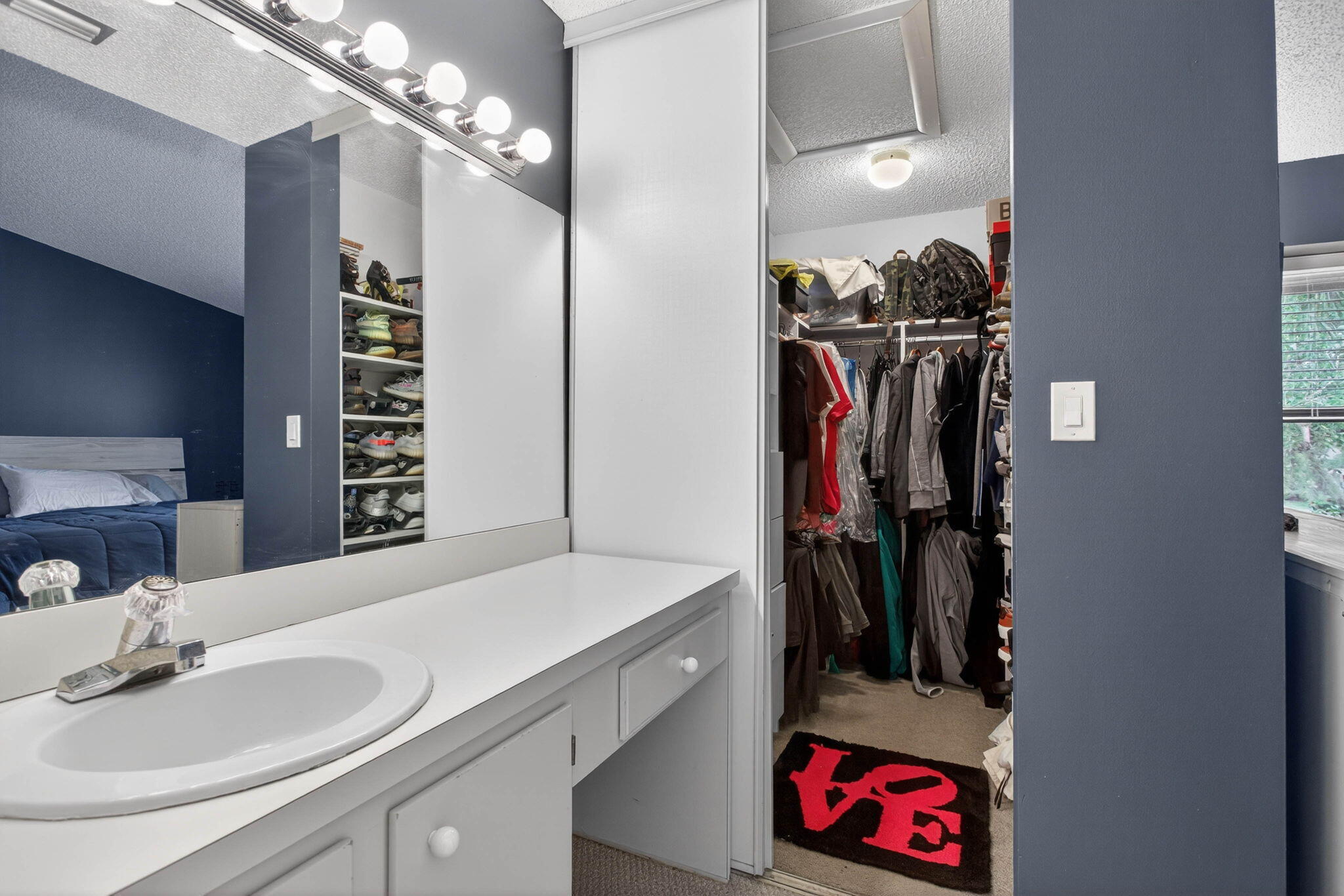 GOLDEN RAINTREE IV-B CONDO - Residential