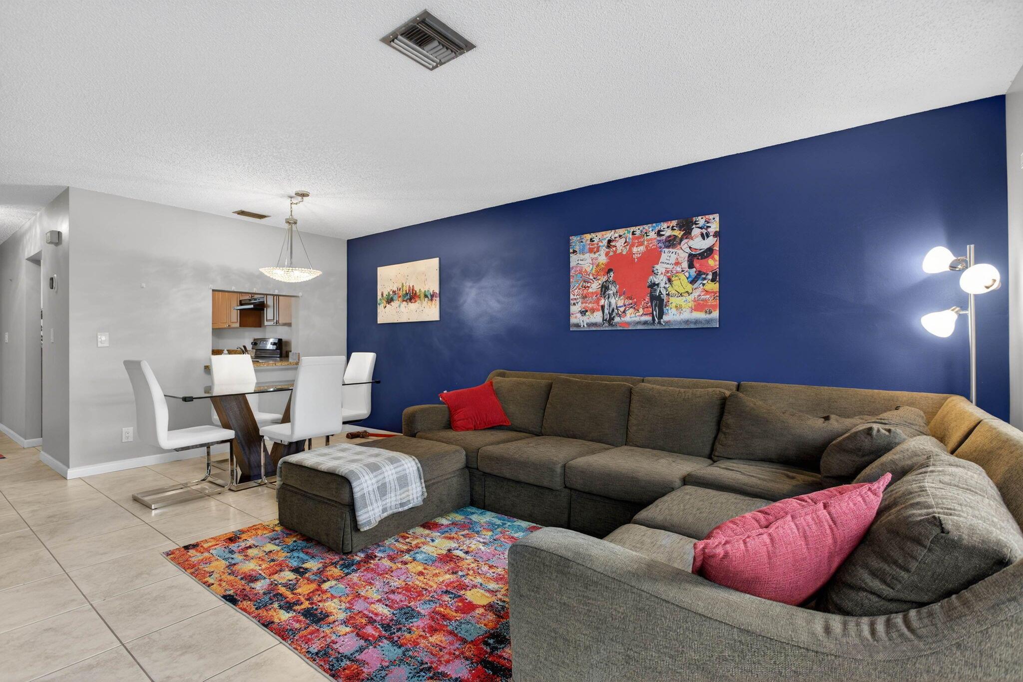 GOLDEN RAINTREE IV-B COND - Residential