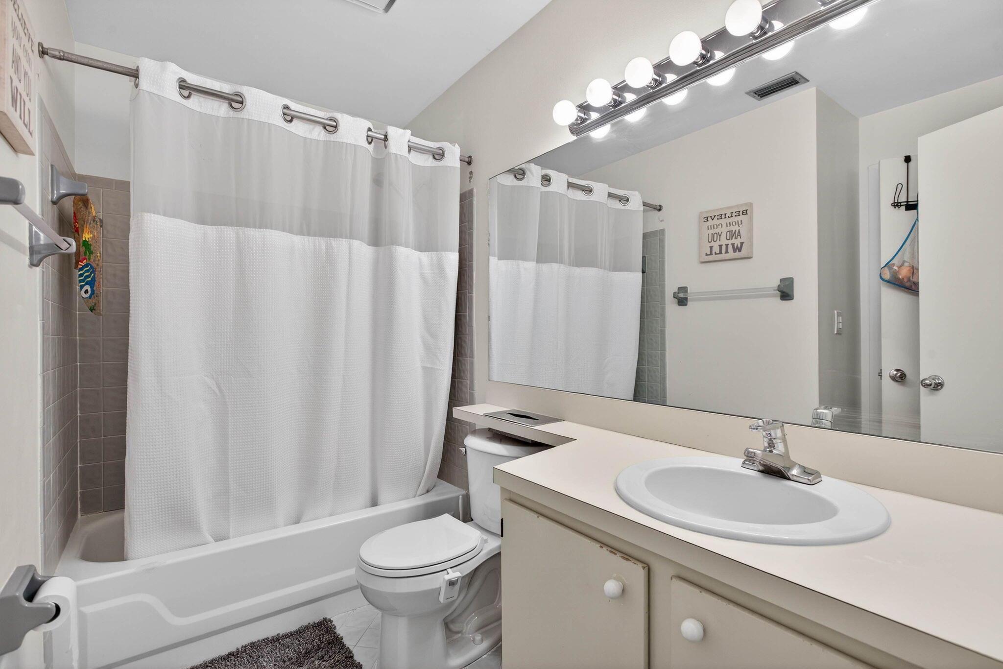 GOLDEN RAINTREE IV-B COND - Residential