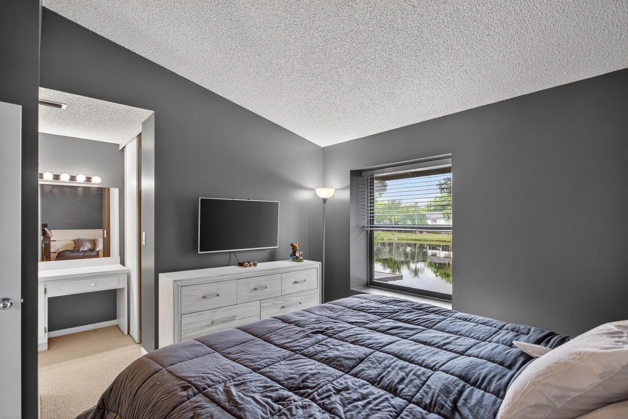 GOLDEN RAINTREE IV-B COND - Residential