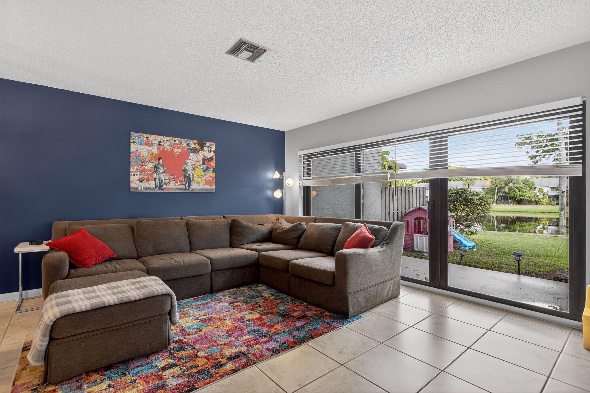 GOLDEN RAINTREE IV-B COND - Residential