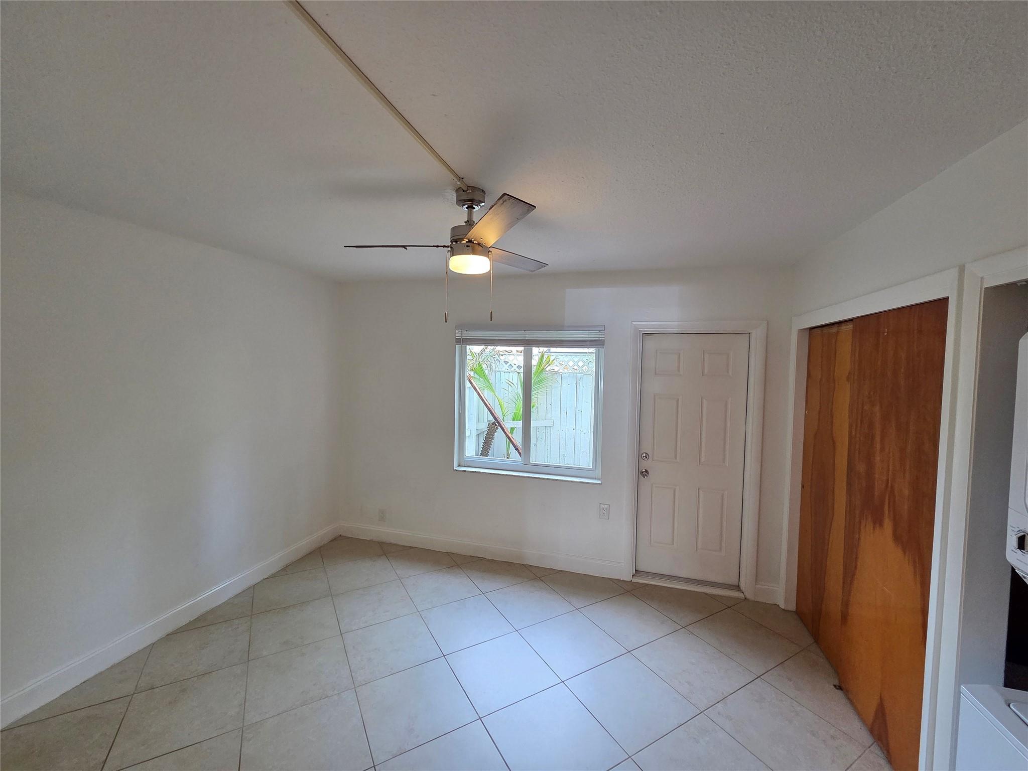 1099 NE 32nd St 6