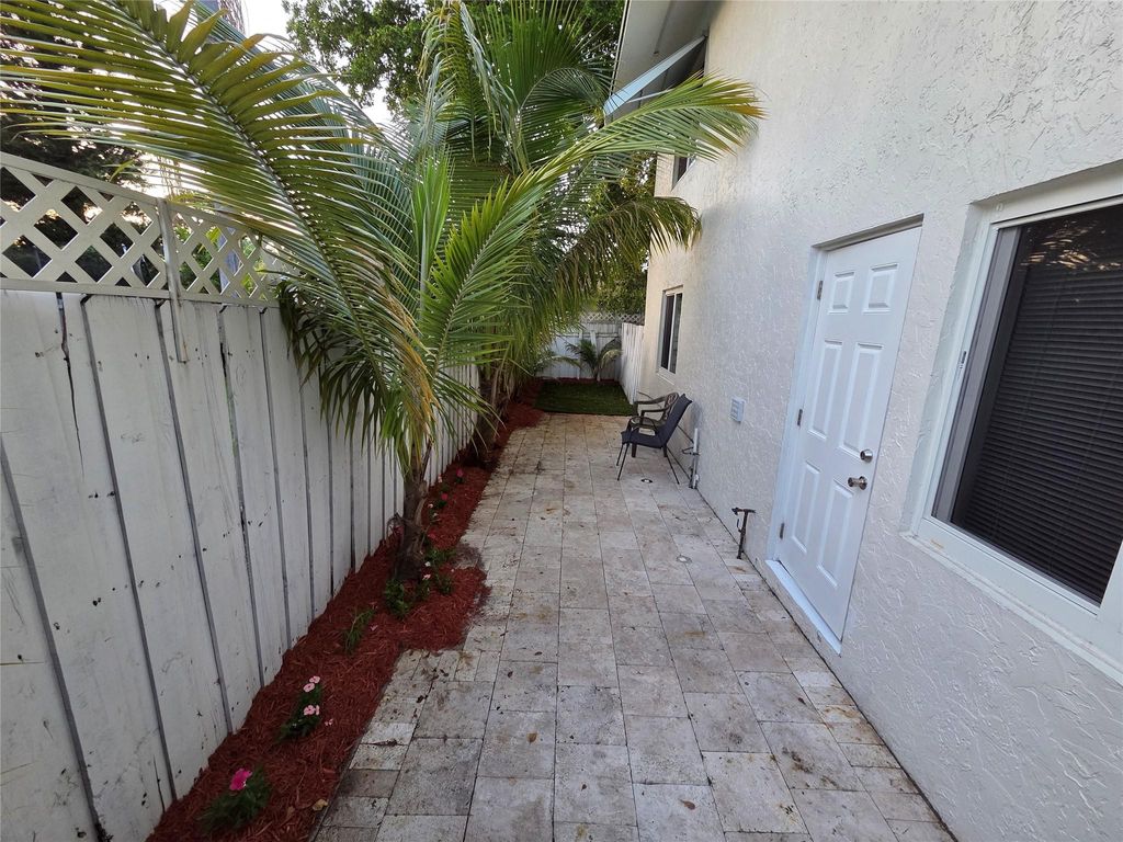 Photo of 1099 NE 32nd Street #6, Oakland Park, FL 33334 (MLS # F10513799)
