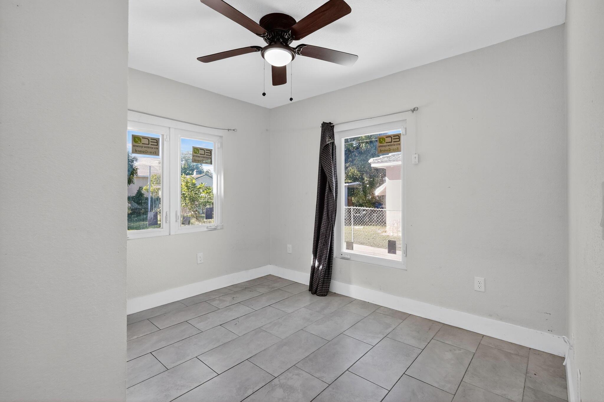 LAKE WORTH TOWN OF - Residential