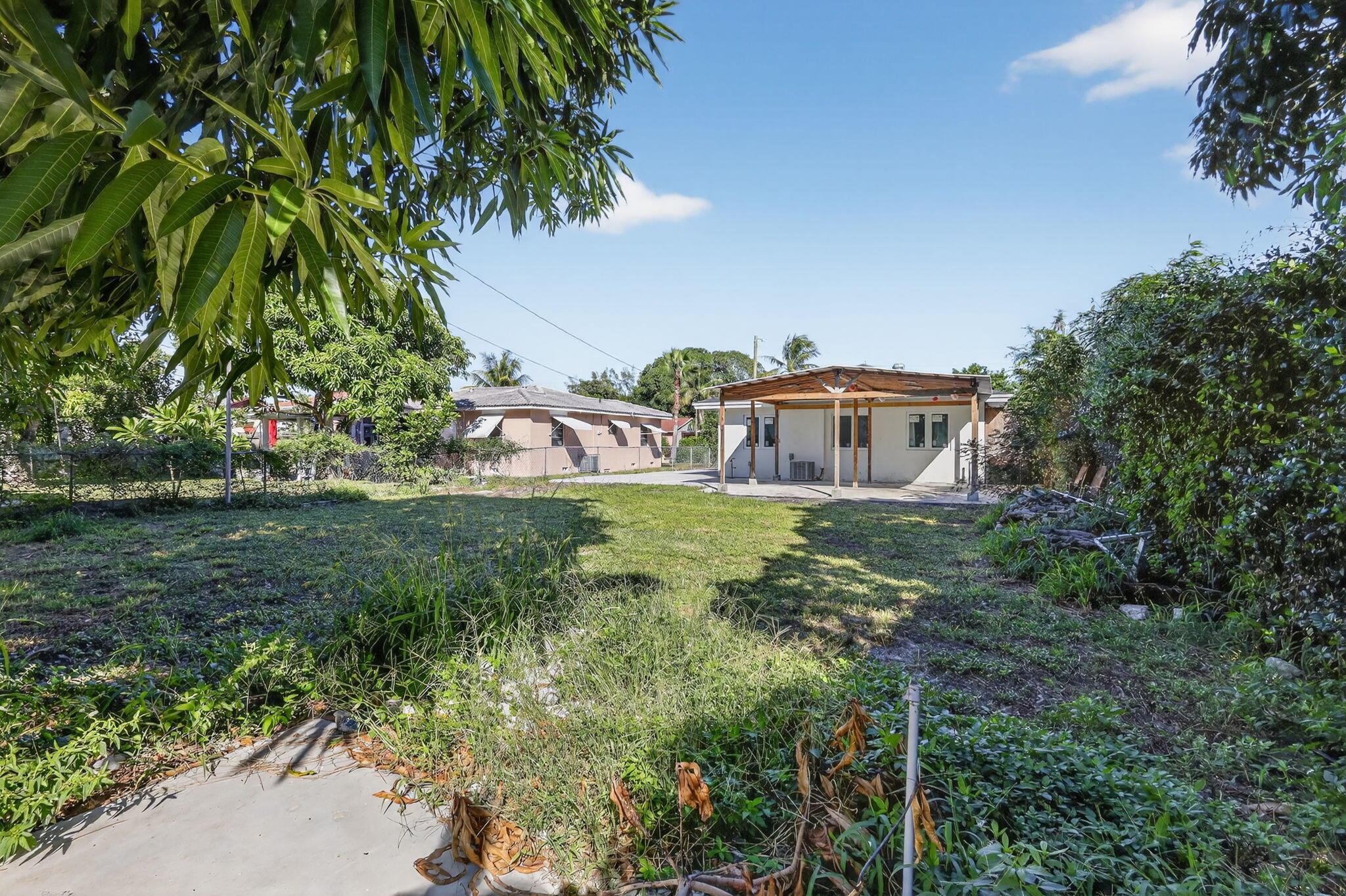 LAKE WORTH TOWN OF - Residential