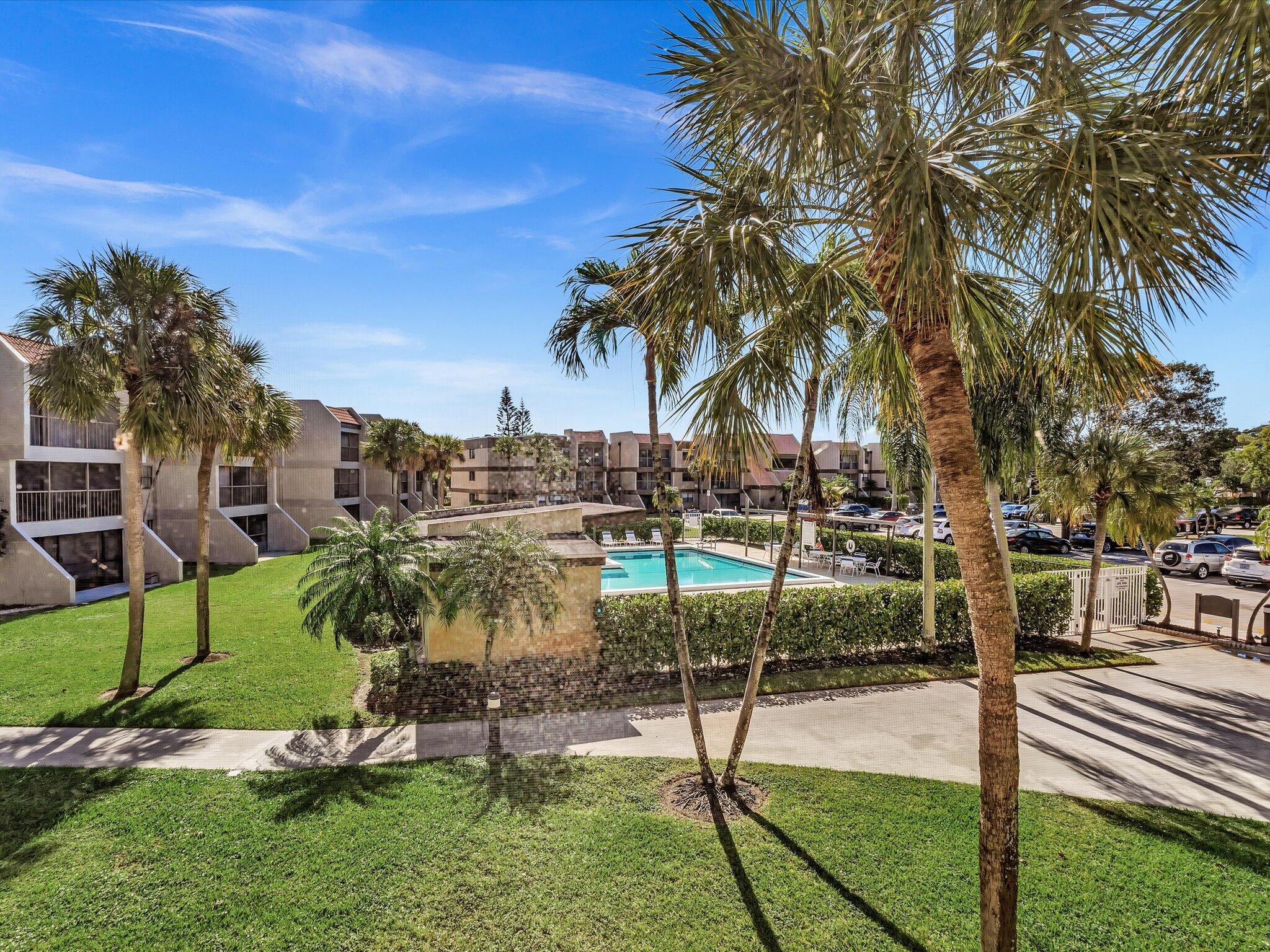 BUILDING EIGHT OF RACQUET - Residential Lease