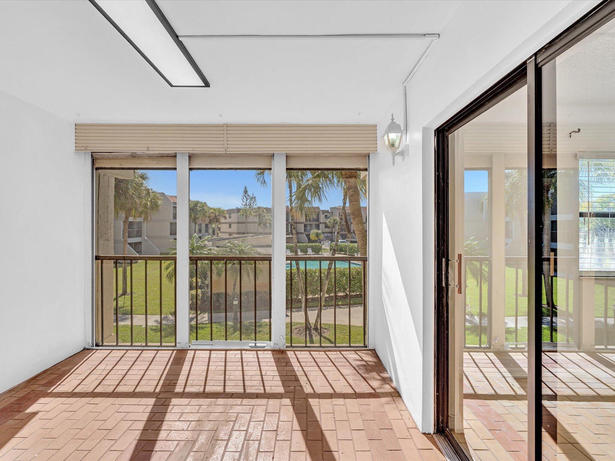 BUILDING EIGHT OF RACQUET - Residential Lease