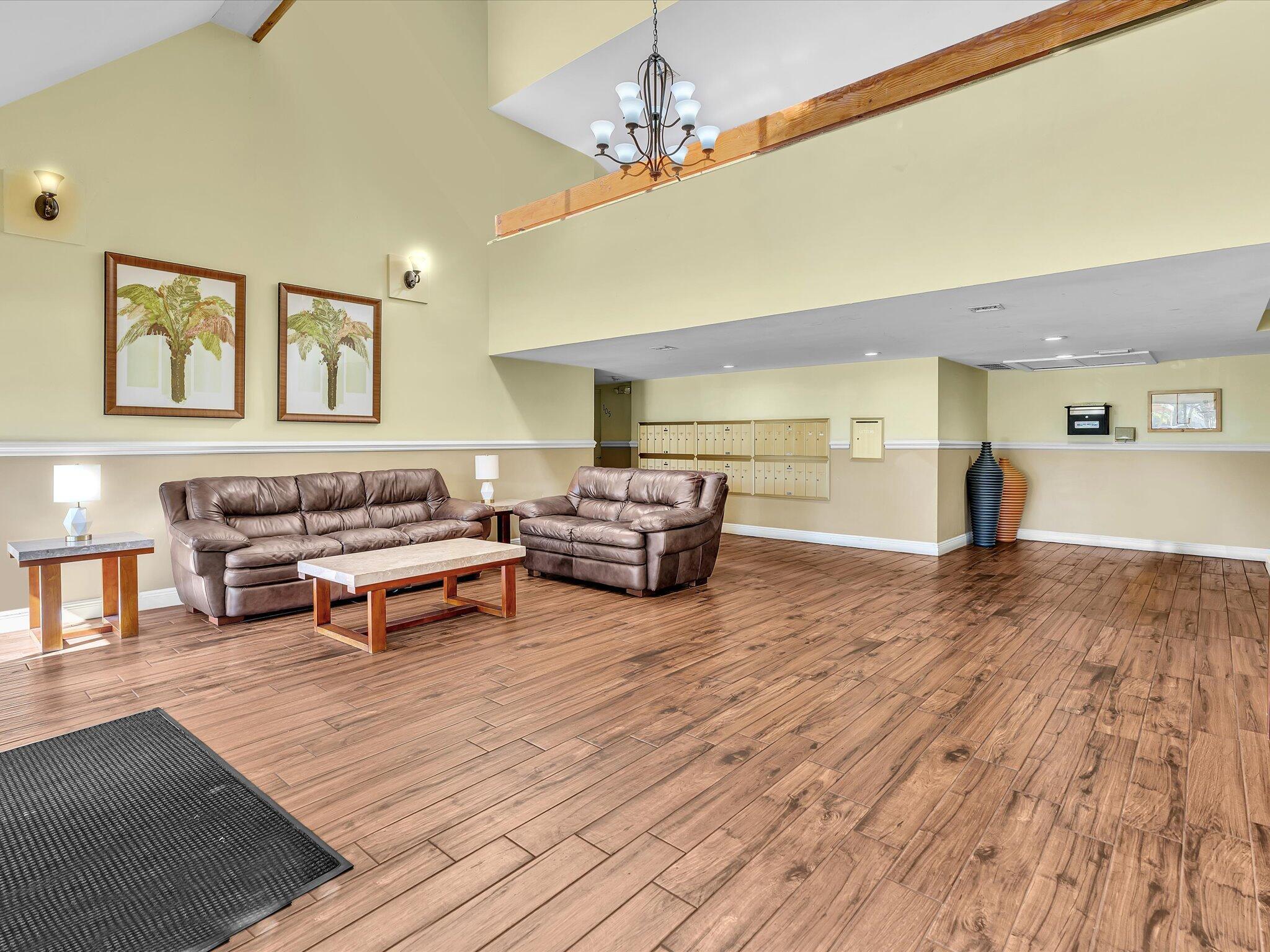 BUILDING EIGHT OF RACQUET - Residential Lease