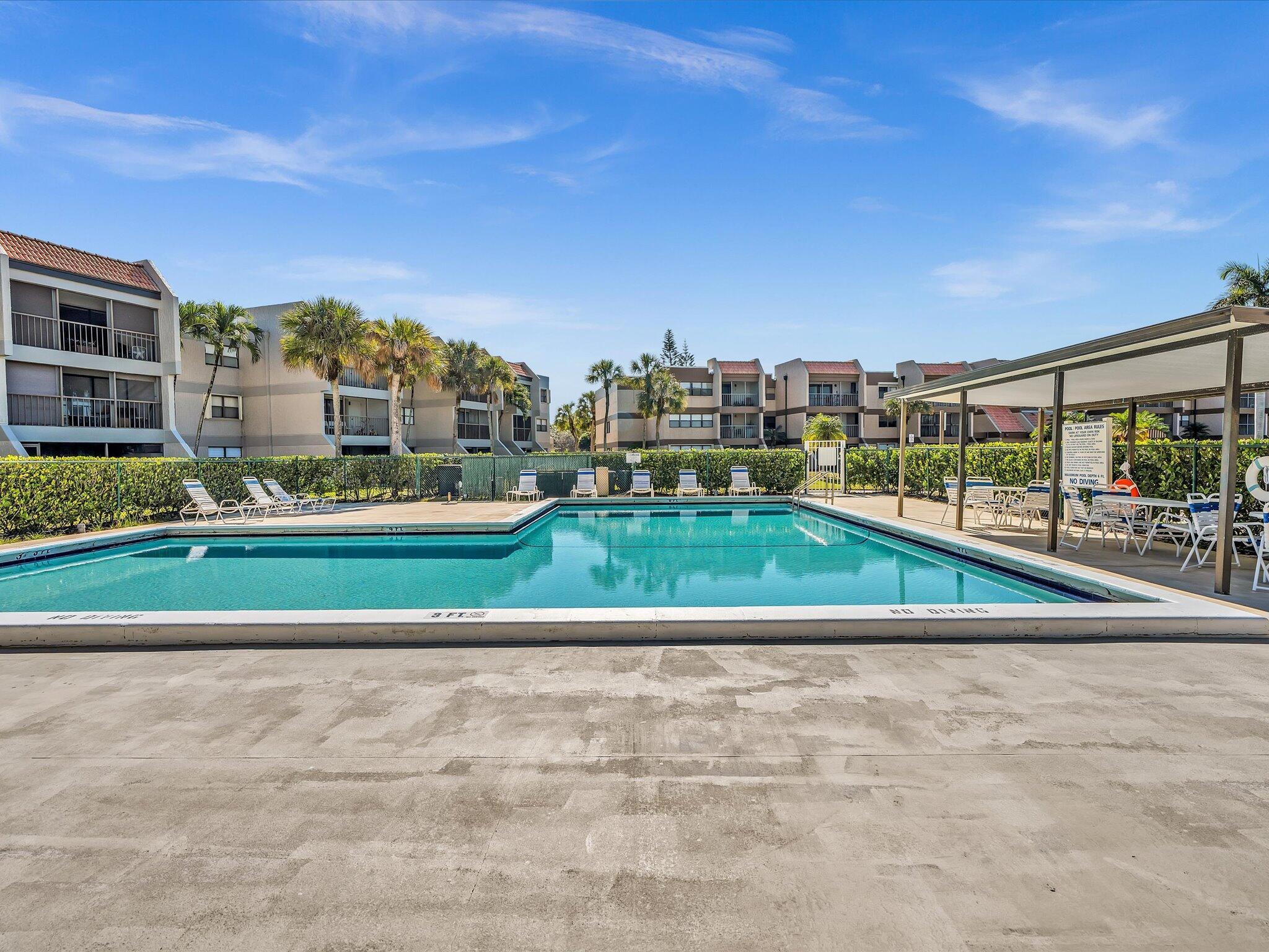 BUILDING EIGHT OF RACQUET - Residential Lease