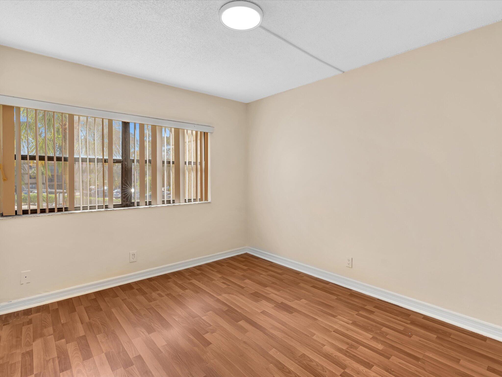 BUILDING EIGHT OF RACQUET - Residential Lease