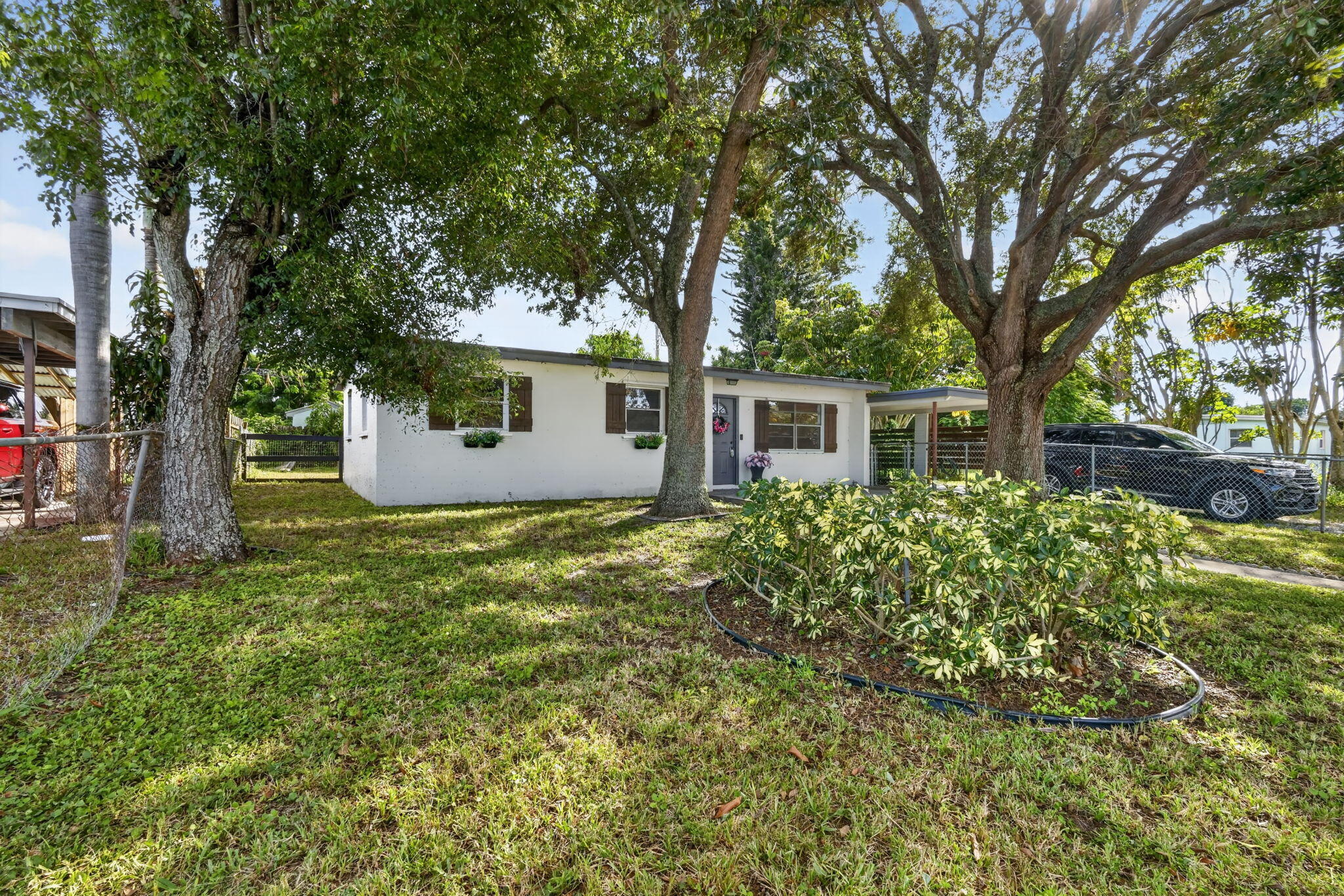 View photos, virtual tours, details... 3842 Ocala Road