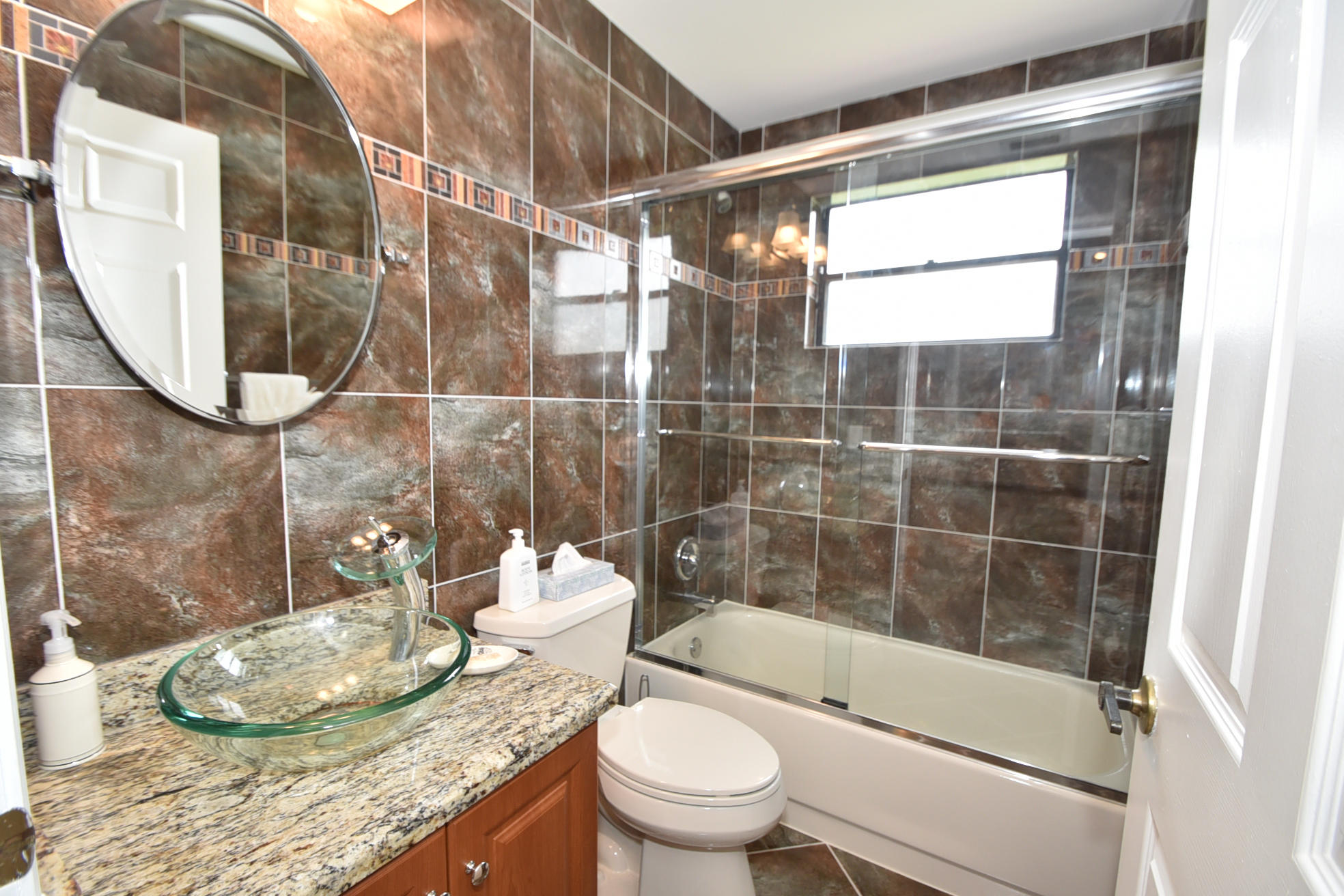 LEXINGTON CLUB 2 - Residential