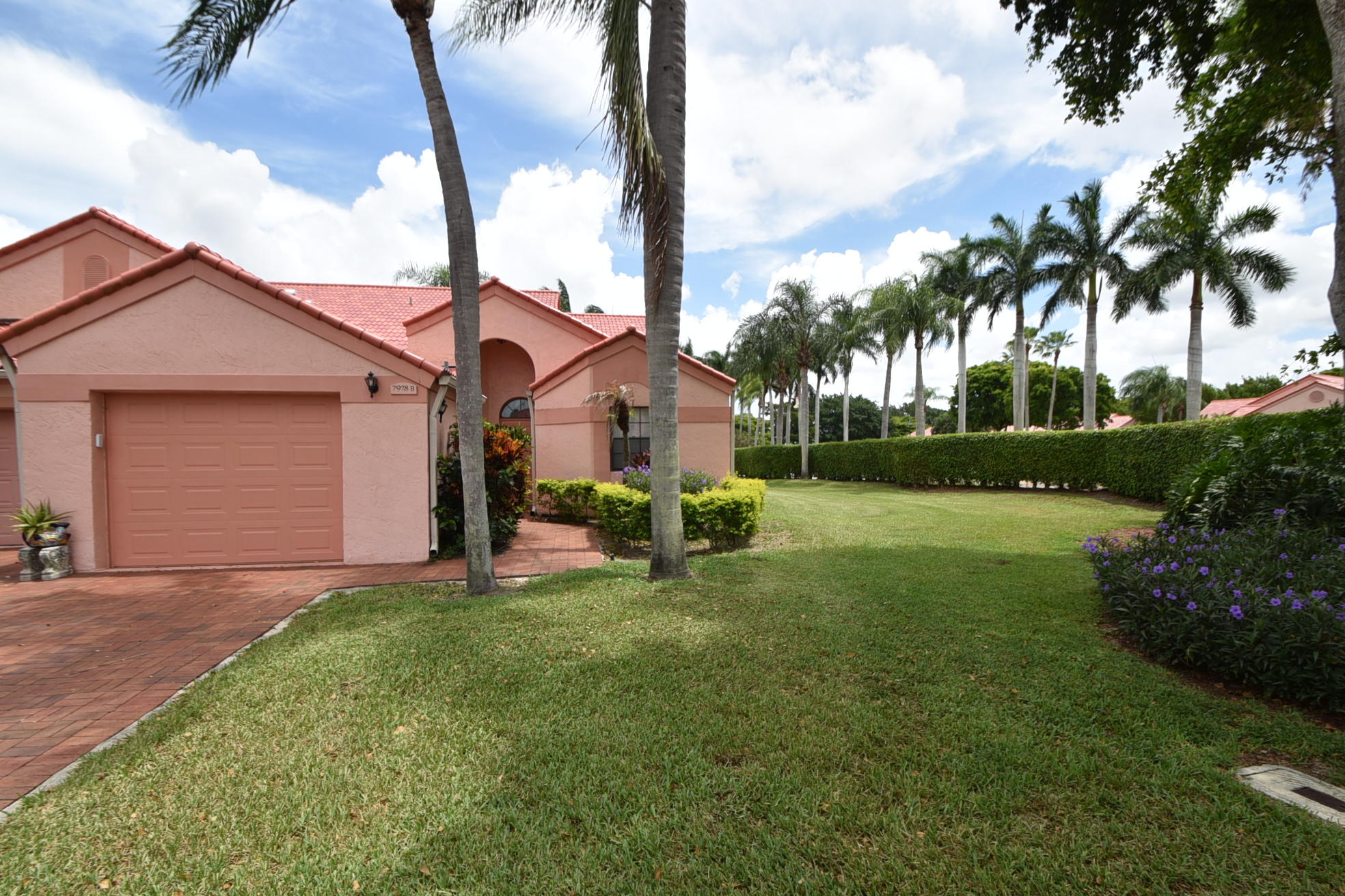 LEXINGTON CLUB 2 - Residential