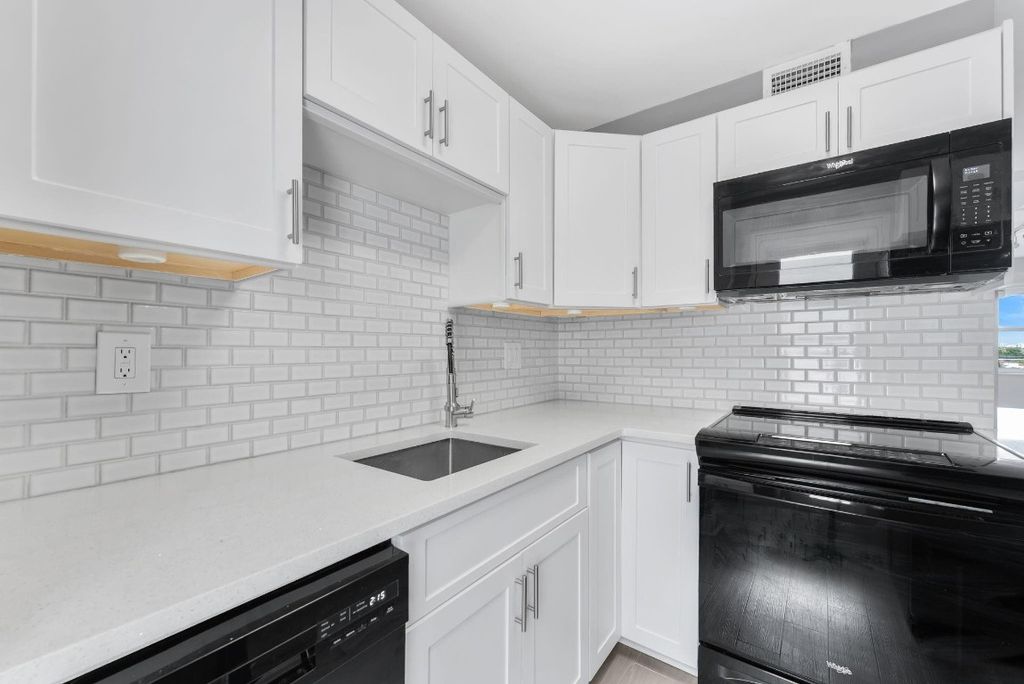 Photo of 2555 NE 11th Street #708, Fort Lauderdale, FL 33304 (MLS # F10539033)