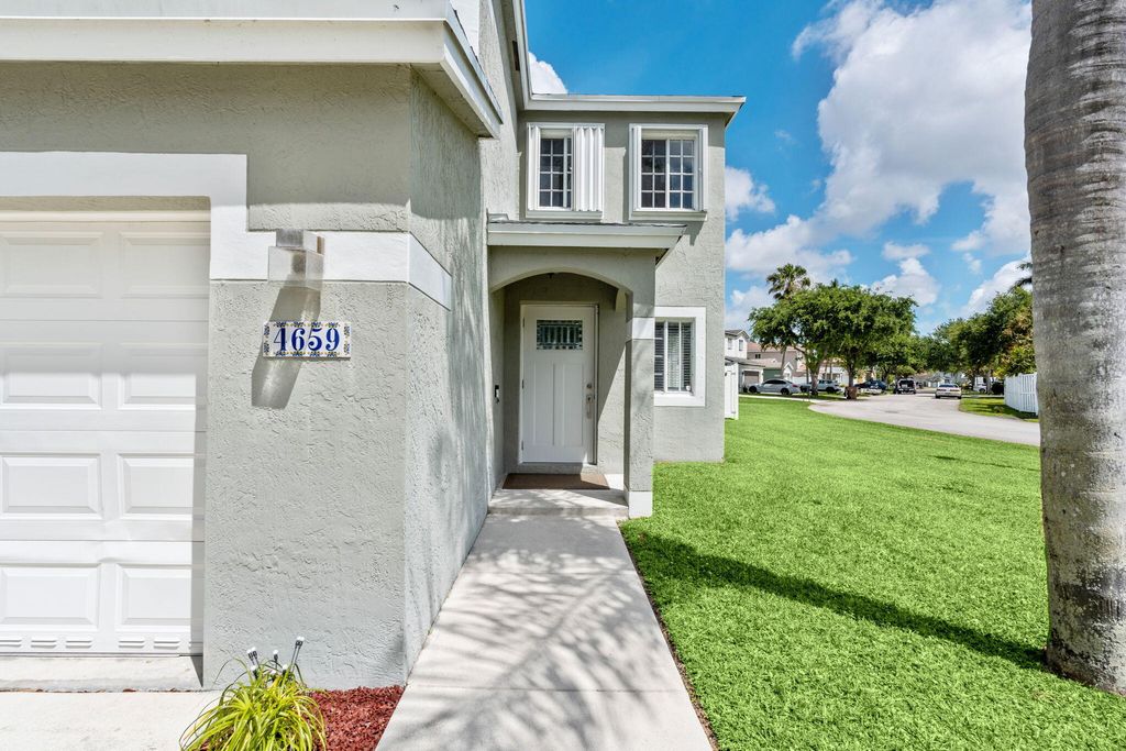 Photo of 4659 SW 12th Court, Deerfield Beach, FL 33442 (MLS # B26012977)