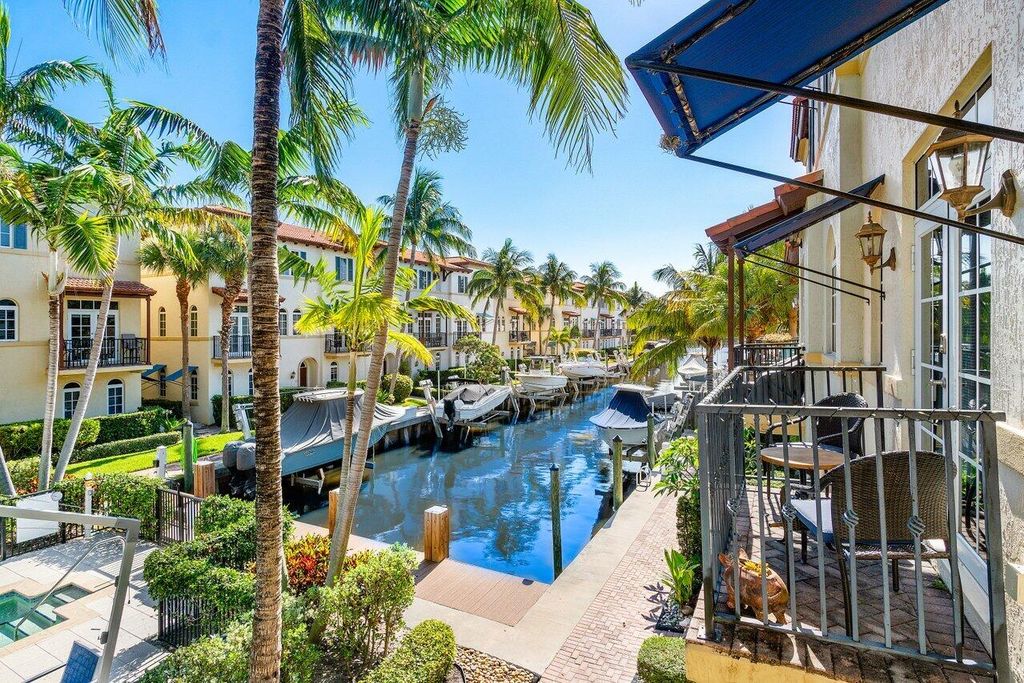 Photo of 809 Estancia Way, Boynton Beach, FL 33435 (MLS # R10994403)