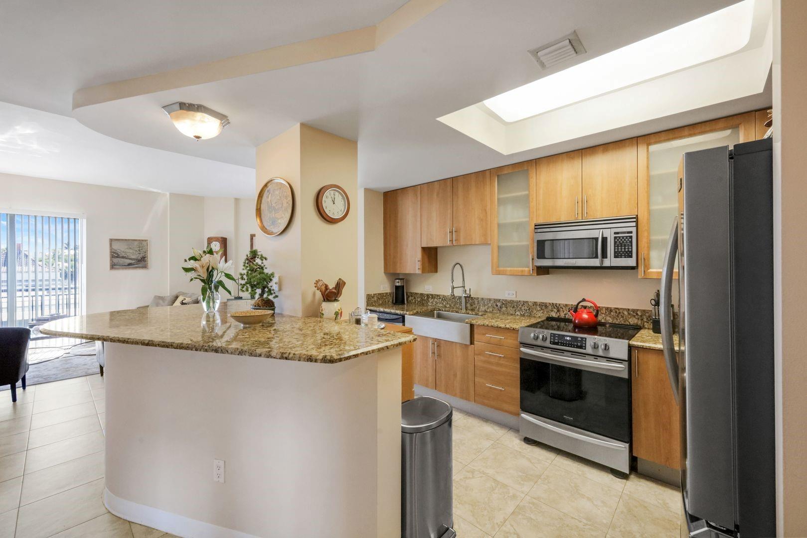2631 NE 14th Ave 200