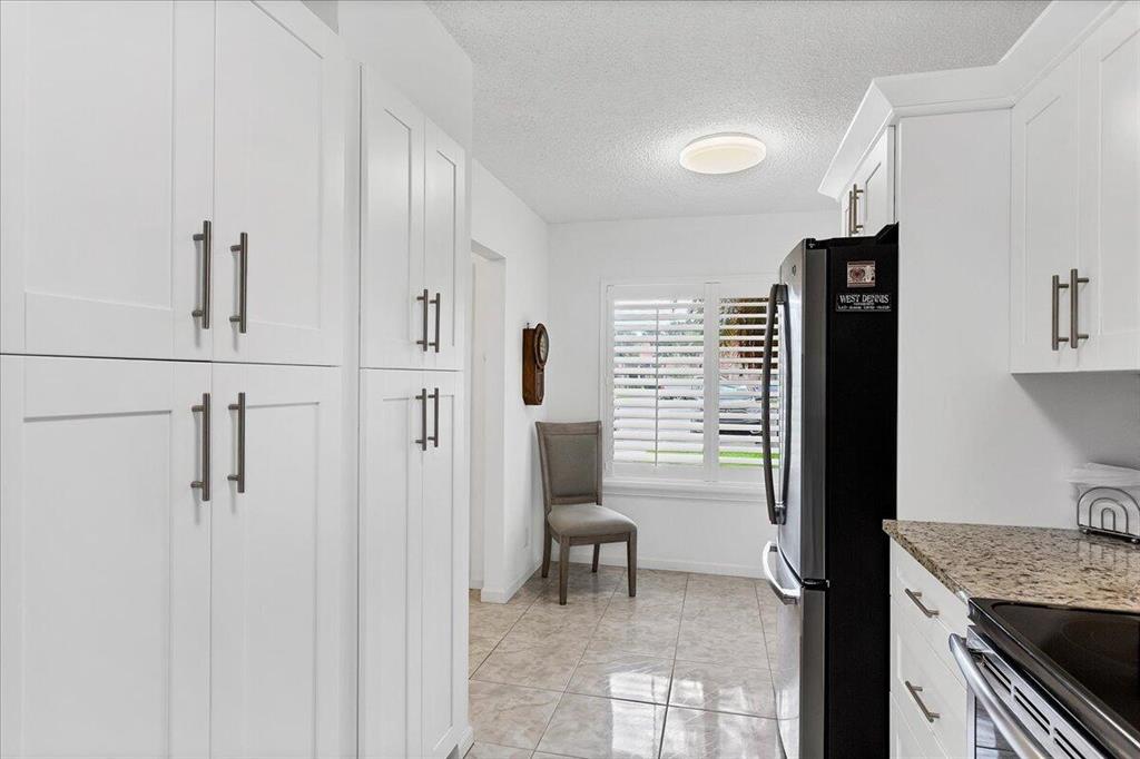 LAKESIDE CONDO 5 OF BANYAN SPRINGS - Residential