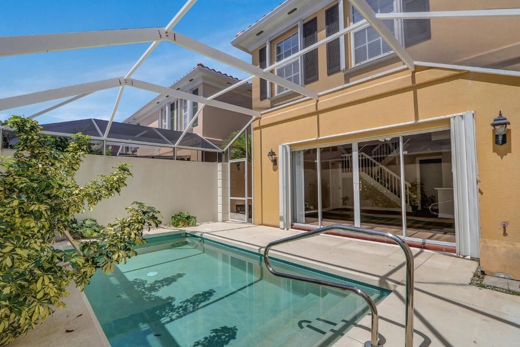 Photo of 22 Tall Oaks Circle, Tequesta, FL 33469 (MLS # R10969180)