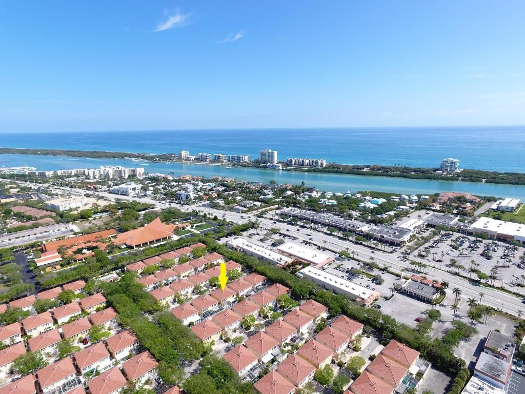 Photo of 22 Tall Oaks Circle, Tequesta, FL 33469 (MLS # R10969180)