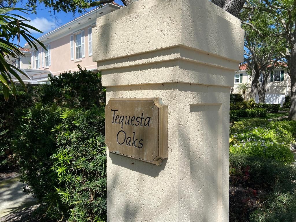 Photo of 22 Tall Oaks Circle, Tequesta, FL 33469 (MLS # R10969180)